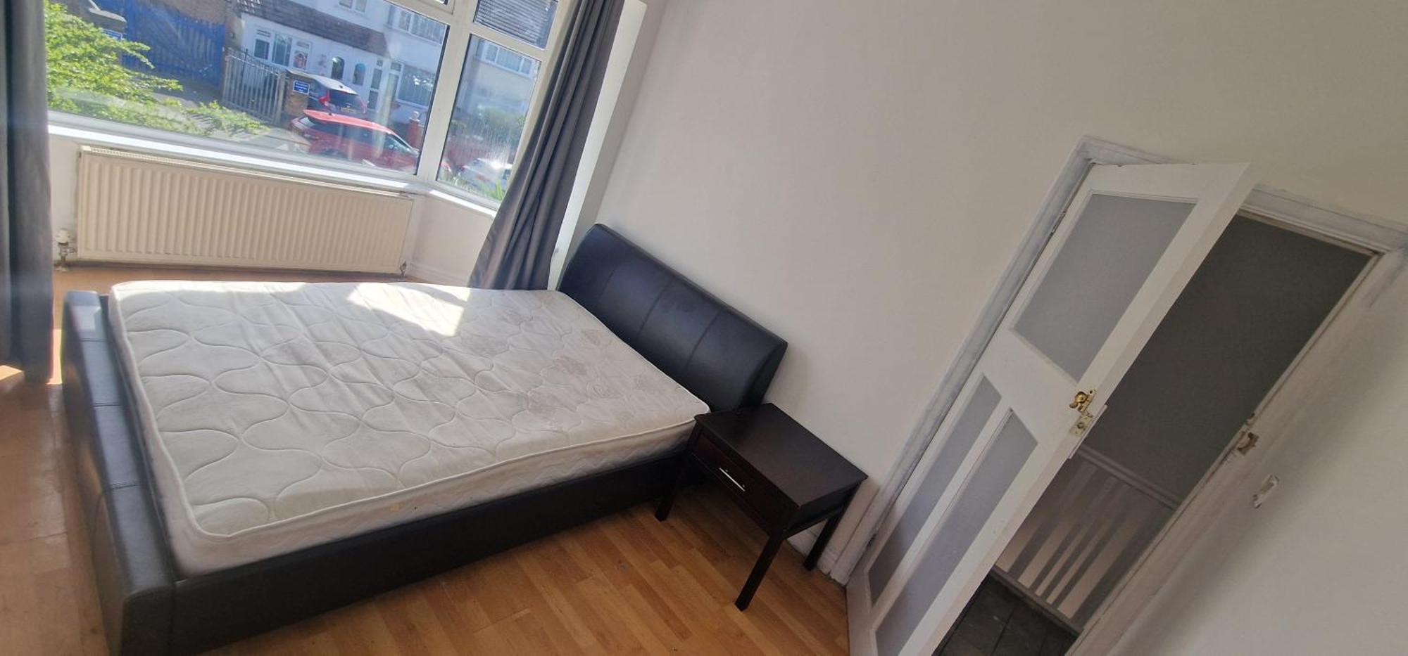 Ritz Place 3 Northolt  Экстерьер фото